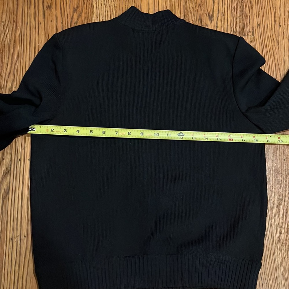 St.John Sweater - Picture 7 of 8